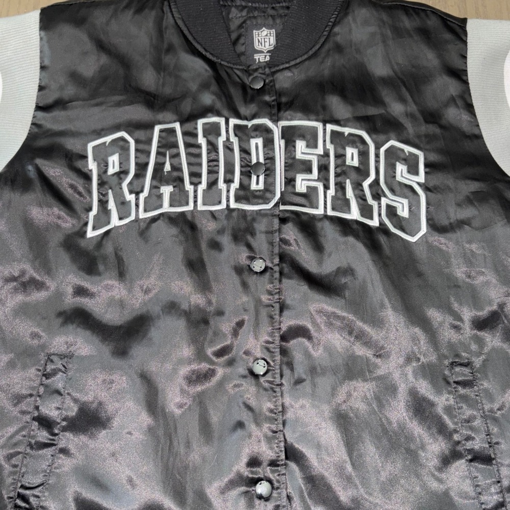 NFL Las Vegas Raiders Satin Jacket Mens XL Black Snap Bomber Varsity Coat - Picture 2 of 8